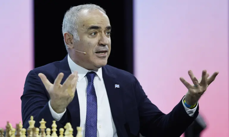 Русия заплаши бившия шампион по шах Гари Каспаров с повдигане на обвинение
