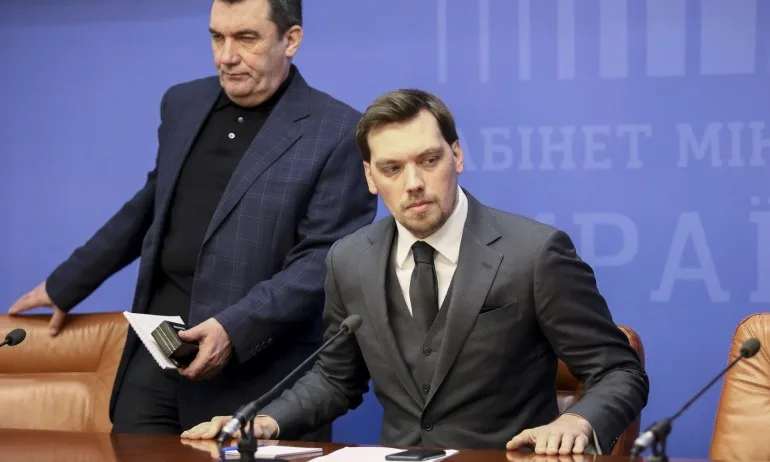 Премиерът на Украйна подаде оставка - Tribune.bg