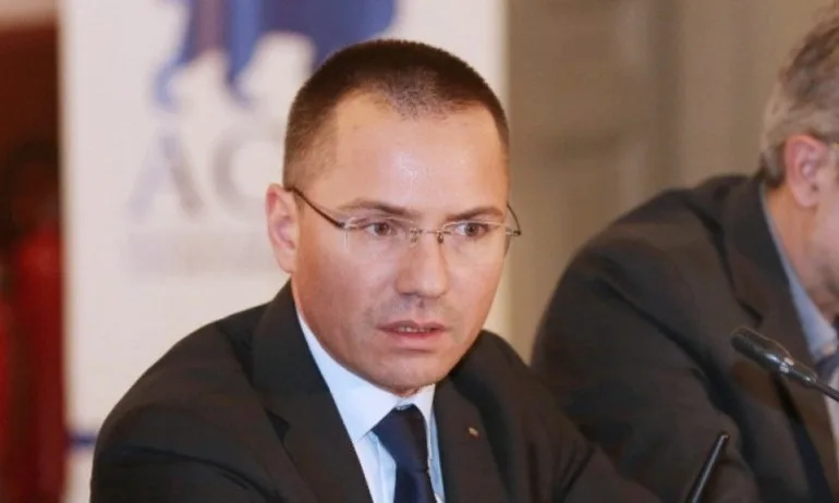 Джамбазки: Компроматите и унижаващите снимки са нечистоплътни и застрашават сигурността - Tribune.bg