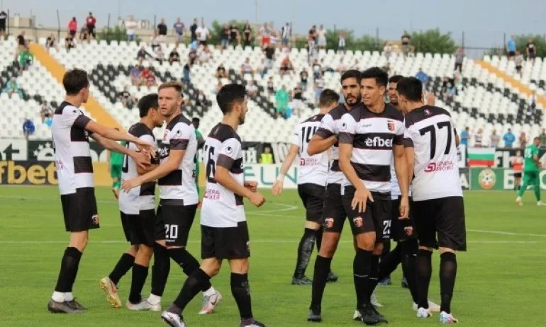 Само 17 футболисти от Локо Пловдив отиват в Подгорица - Tribune.bg