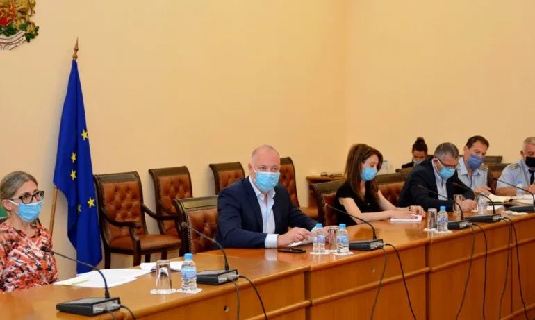 Обсъдени бяха нови мерки за подпомагане на автомобилните превози на товари - Tribune.bg