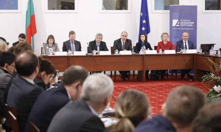 ЕС утроява парите за преодоляване на миграционния натиск - Tribune.bg