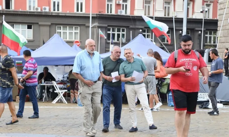 Евгени Петров: Във ВНВ 3 може да са участвали 140 000 души само ако България наброява към 100 милиона - Tribune.bg