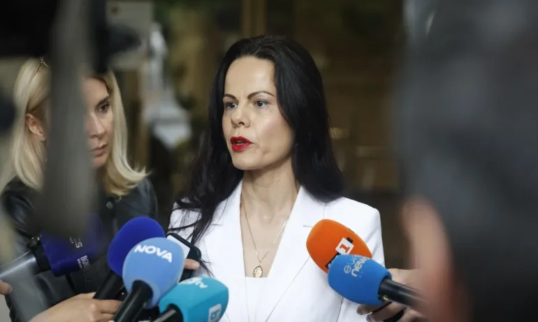 Ивкова: Не се отказваме от Националната детска болница, ЗИК разполага с над 46 млн. евро в бюджета си - Tribune.bg