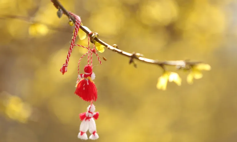 Честита Баба Марта! - Tribune.bg