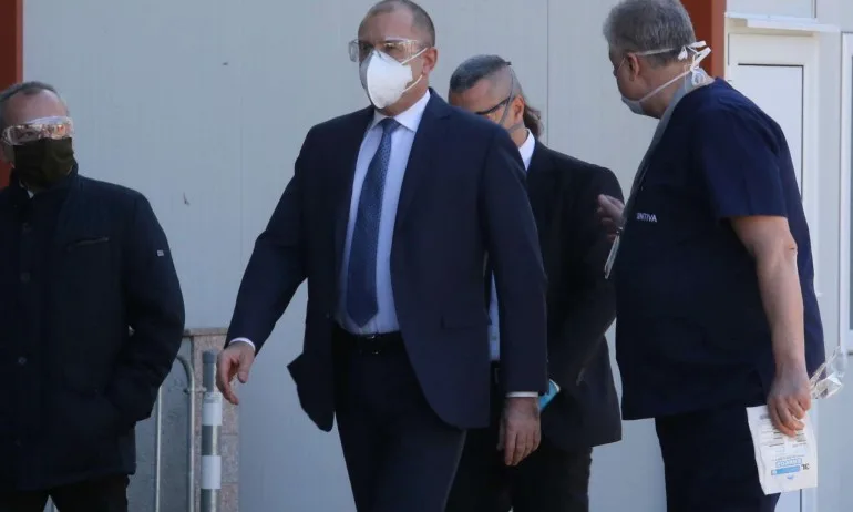 Радев отдавна си бил дарил цялата заплата, но без суета и популизъм - Tribune.bg