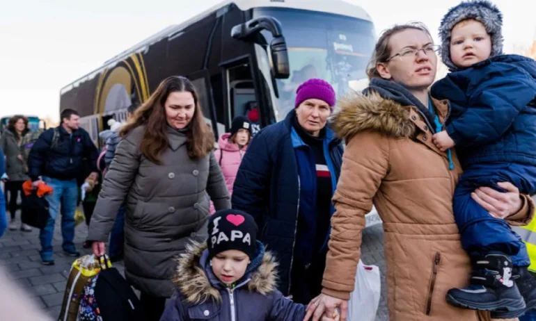 Украински бежанци излизат на протест в Приморско - Tribune.bg