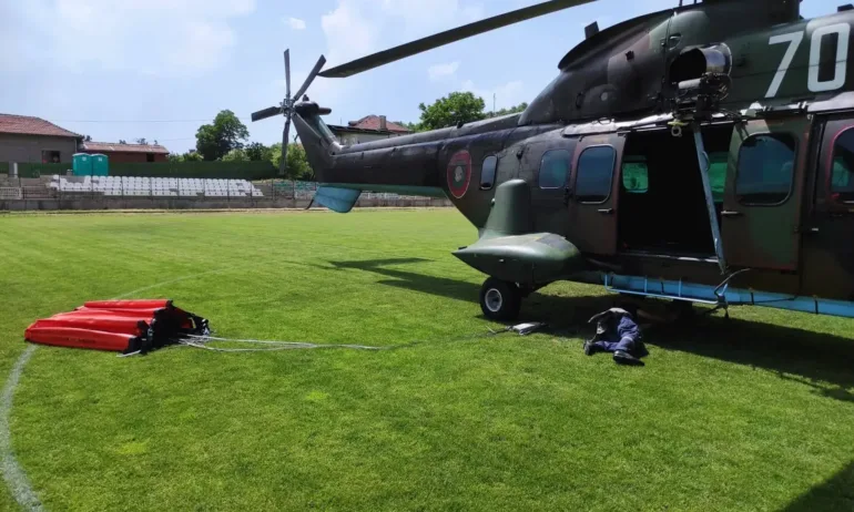 Голям пожар край Калояново, хеликоптер помага за овладяване на бедствието - Tribune.bg