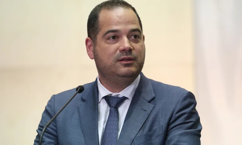 Калин Стоянов: Истината е очевидна. На уж мирния протест, ПП-ДБ, в комбина с хора около президента Радев, си внедриха групи от провокатори - Tribune.bg