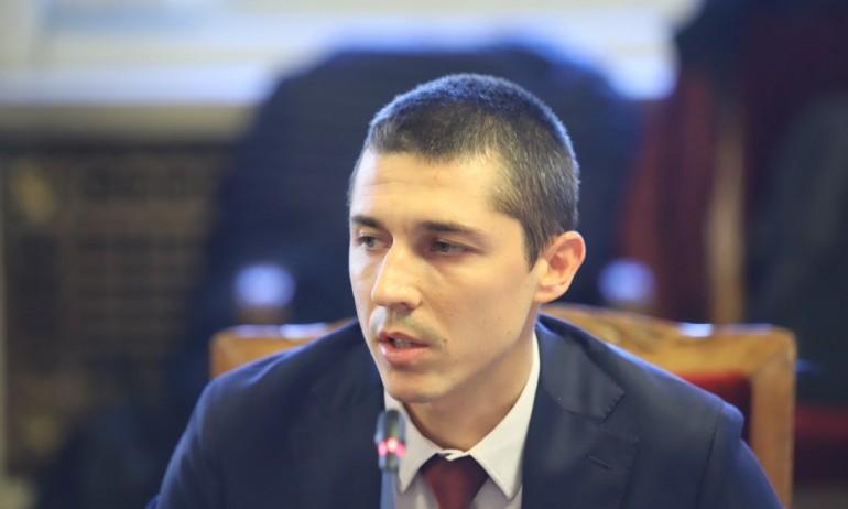 Мирослав Иванов говорил с Кирил Петков по телефона преди дебата за оставката му - Tribune.bg