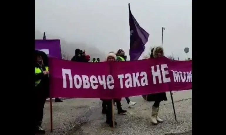 Протест на работещи в АПИ затвори за кратко АМ Хемус (ВИДЕО) - Tribune.bg
