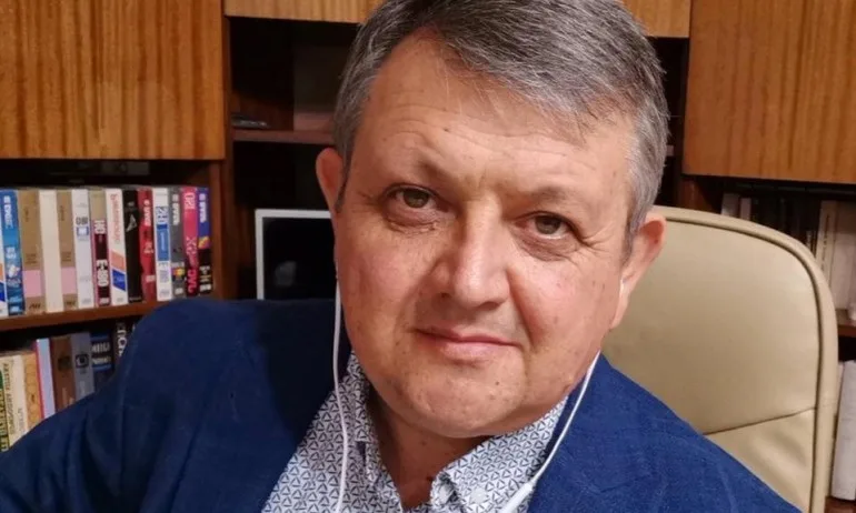 Журналист: Комисарите станаха политкомисари. Те не са виновни. Бай Румен прави избори - Tribune.bg