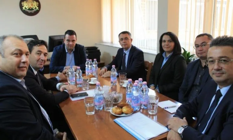 В Кърджали пиха кафе на диалога - Tribune.bg