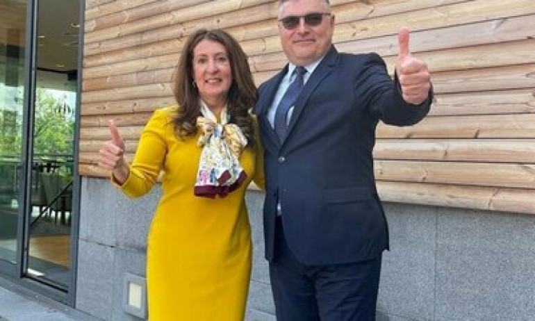 Херо Мустафа пожела успех в приключението на българския посланик в САЩ - Tribune.bg