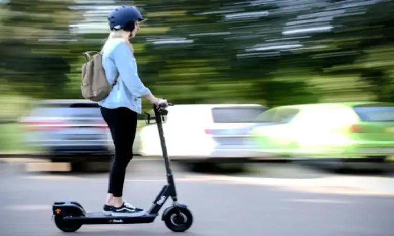 От 1-ви септември край на електрическите тротинетки в Париж - Tribune.bg