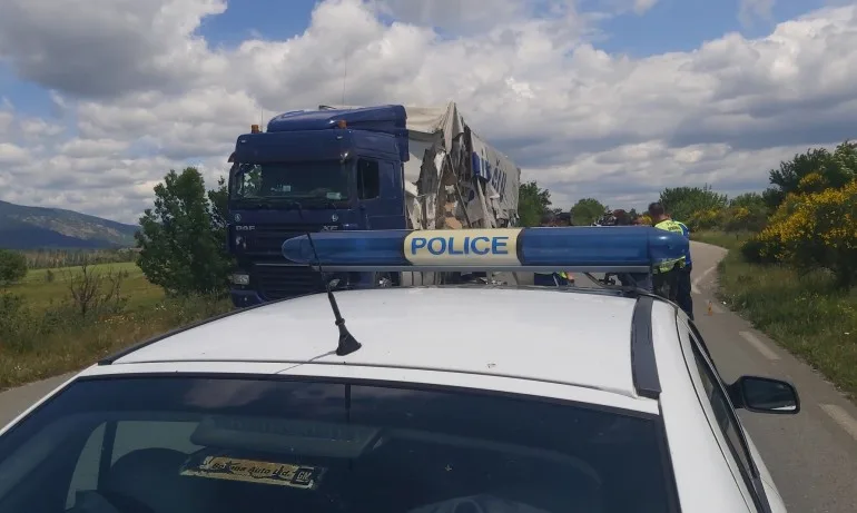 Две румънки загинаха при тежка катастрофа в Русе - Tribune.bg