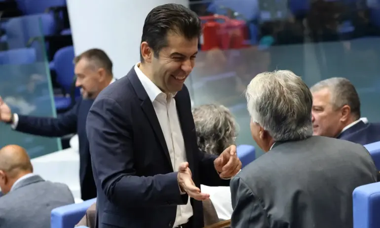 Разпореждания на Петков и Василев за ареста на Борисов: Да е с белезници, да намират пълни сакове с пари - Tribune.bg