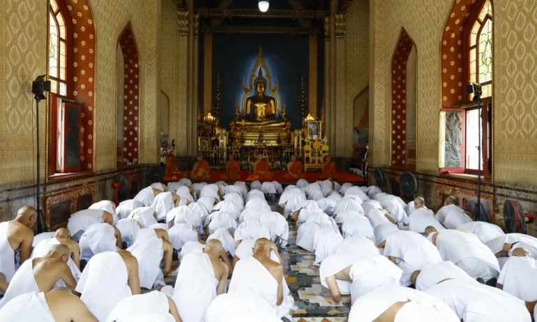 Секс скандал с монаси разтърсва будисткото духовенство в Тайланд - Tribune.bg