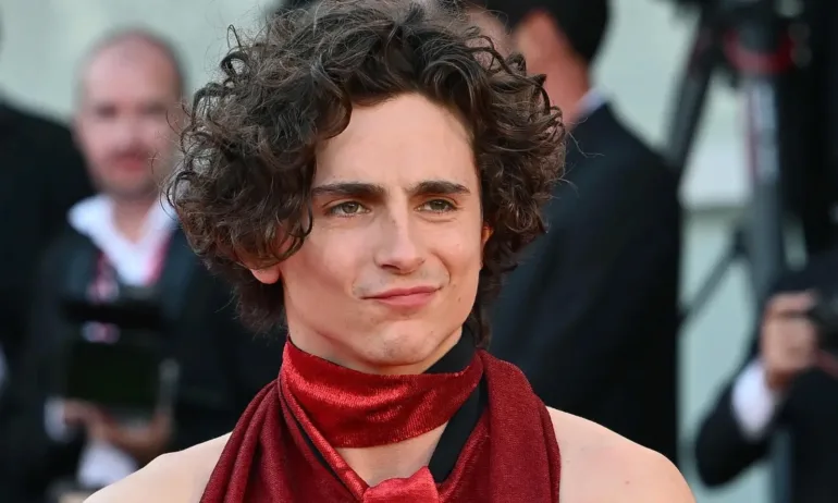 Прецедент: Мъж на корицата на британския Vogue - Tribune.bg