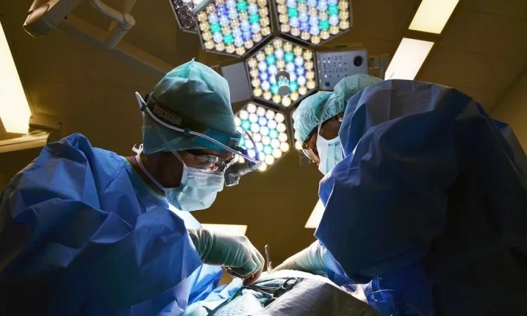 По време на мозъчна операция: Жена приготви панирани маслини - Tribune.bg