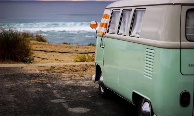 В Гърция вече каравана и кемпер се паркират само на къмпинг, глобата е 3000 евро - Tribune.bg