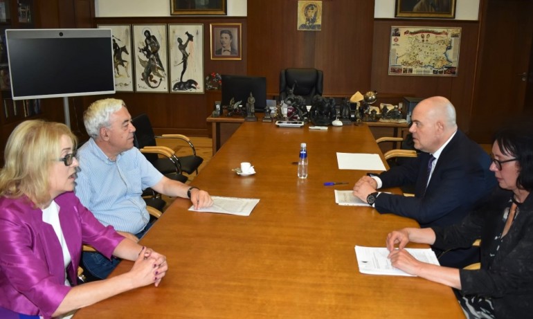 Гешев обсъди защитата на правата на лишените от свобода с председателя на БХК Красимир Кънев - Tribune.bg