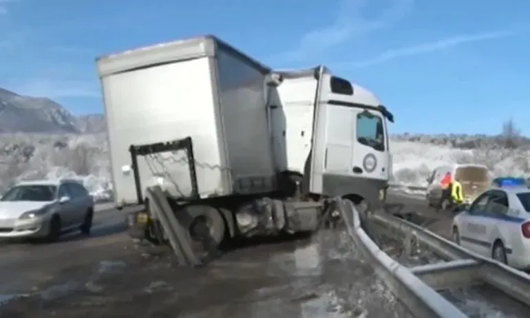 Тежка катастрофа на Е79 край Мездра - Tribune.bg