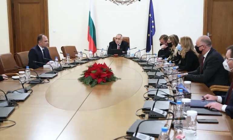 Правителството с готовност да подпомогне с ваксини страните от Западните Балканите - Tribune.bg