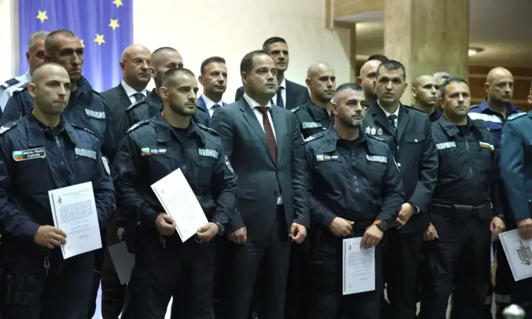 Столични полицаи в подкрепа на вътрешния министър и колегите си - Tribune.bg