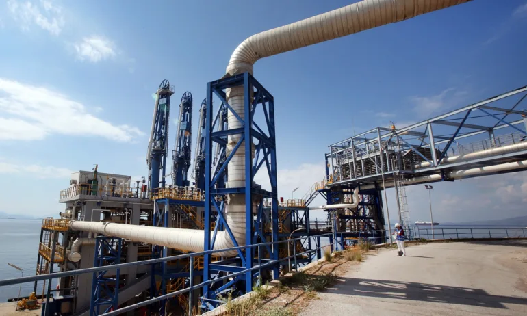 Гърция увеличи обема на внасяния втечнен газ на о-в Ревитуса - Tribune.bg