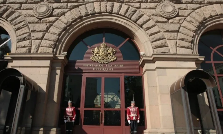 Президентството продължава да отрича вината на Пламен Узунов по скандалната поръчка на автомобили за МВР - Tribune.bg