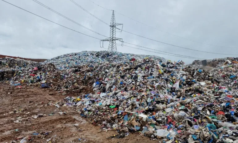 ГЕРБ-СДС: Заводът за отпадъци трупа боклук незаконно – Терзиев мълчи - Tribune.bg