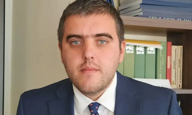 Работим служби, които мразим, за да купуваме боклуци, които не ни трябват - Tribune.bg