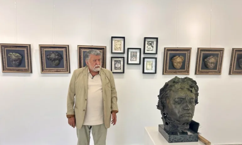 Маските на Бетовен, изваяни от Вежди Рашидов, оживяват в едноименната галерия - Tribune.bg