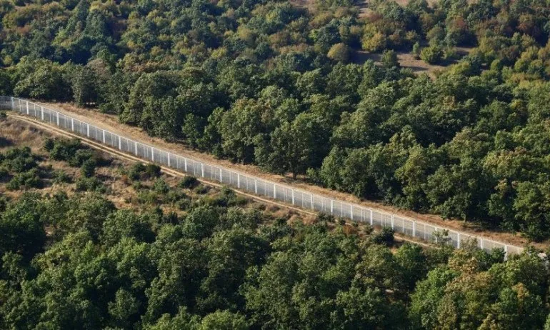 Заради миграционния натиск: Депутати ще заседават в Петрич - Tribune.bg