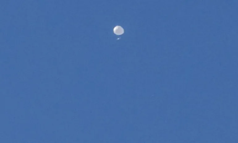 САЩ откриха първите отломки на сваления китайски балон - Tribune.bg