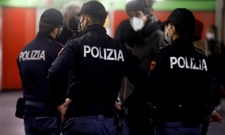 Италианската полиция залови над 4 тона кокаин, сред арестуваните са и българи - Tribune.bg