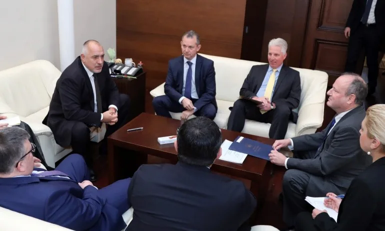 Български гражданин изнесъл стотици милиони от Венецуела - Tribune.bg