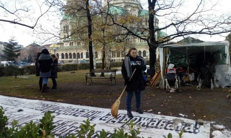 Майка от протеста: Чувствам се не употребена, а смачкана и стъпкана. Толкова! - Tribune.bg