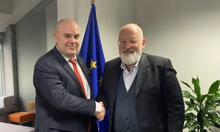 Иван Гешев и Франс Тимерманс обсъдиха укрепването на върховенството на закона в ЕС - Tribune.bg