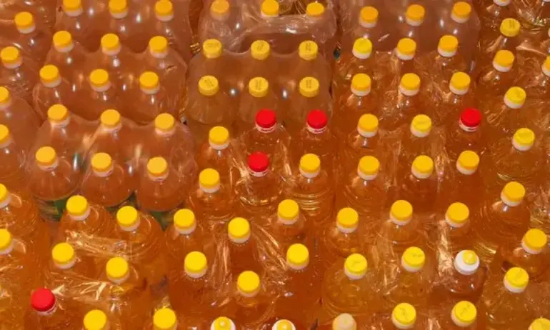 Цената на олиото тръгва надолу. В България на дребно литърът стигна средно 3.80лв. - Tribune.bg