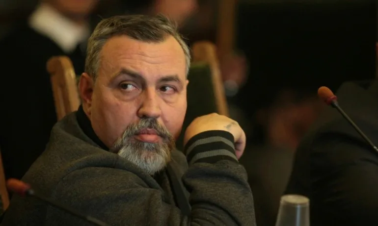 Христо Мутафчиев за състоянието на театрите: Държавата изпусна ситуацията, малко се държи като с кораба Вера Су - Tribune.bg