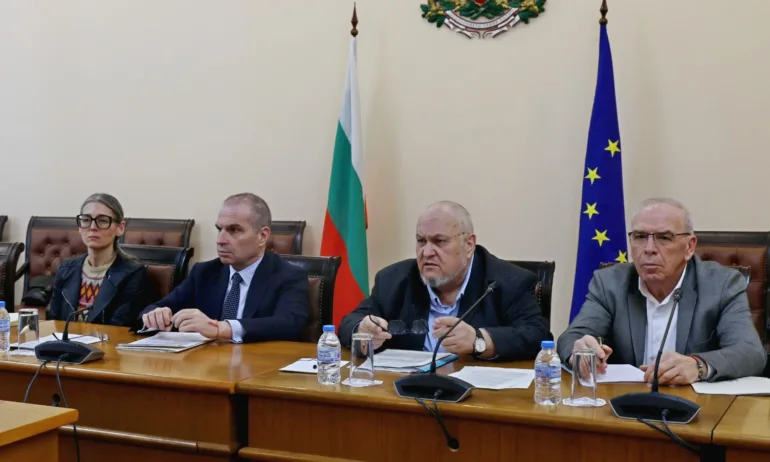 Гроздан Караджов одобри спешни мерки за повишаване на жп безопасността - Tribune.bg