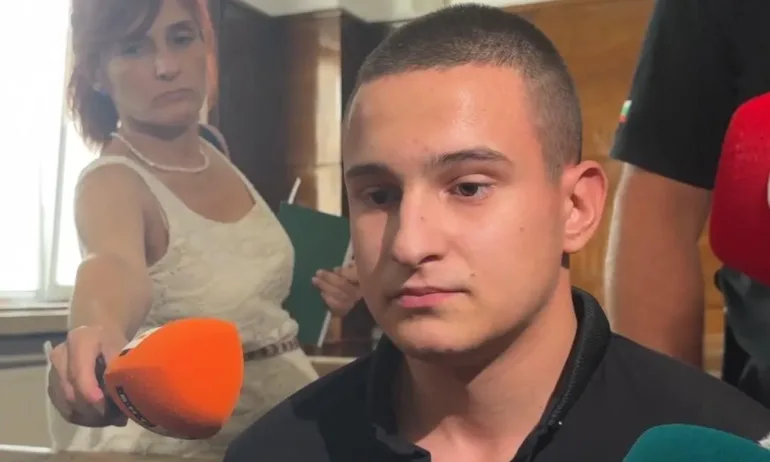 Двама от биячите от Русе се хвалят: Бягахме от куките, ушев ни гони! - (ВИДЕО) - Tribune.bg