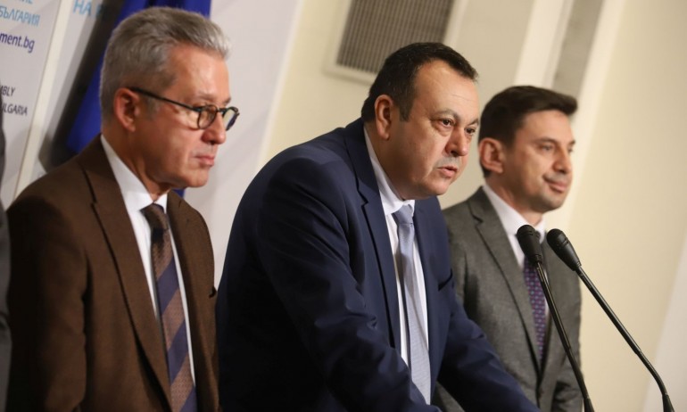 ДПС питат Петков за договор за строеж на жп линия без одобрението на ЕК - Tribune.bg