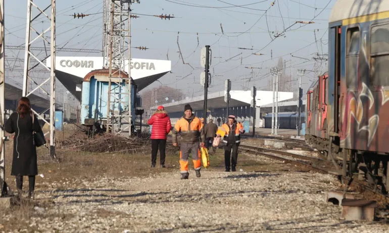 Възстановено е движението на влаковете на Централна гара в София - Tribune.bg