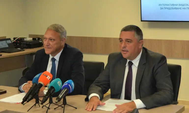 Видеоклипове в теоретичните изпити ще измерват знанията на кандидатите за шофьори - Tribune.bg