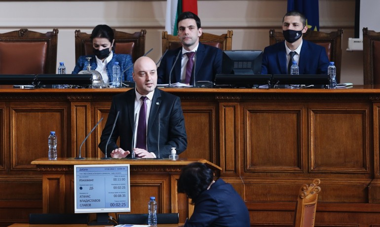 Демократична България: За нас вече е нетърпимо да гледаме военните престъпления в Украйна - Tribune.bg