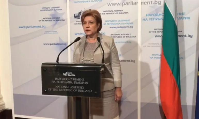 Менда Стоянова: 1000 лева Гражданска отговорност е тотално фалшива новина - Tribune.bg