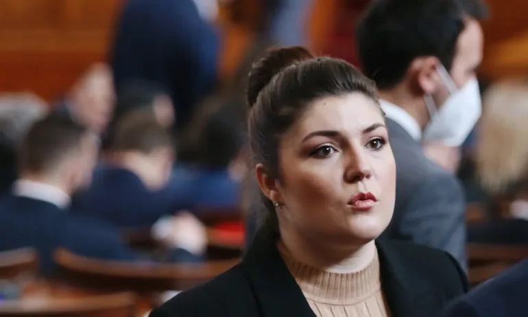 Ангова от ПП: България трябва да излезе от гангстерския филм с лек ретро вкус - Tribune.bg